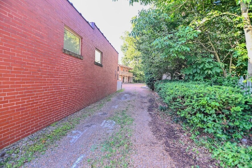 11 Village Sq, Cincinnati, OH à vendre - Photo de l’immeuble – Image 3 sur 26