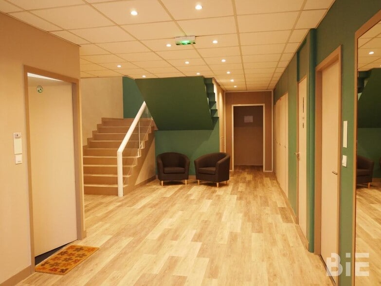 8 Rue Du Professeur André Lavignolle, Bordeaux à vendre - Hall d’entrée – Image 2 sur 3