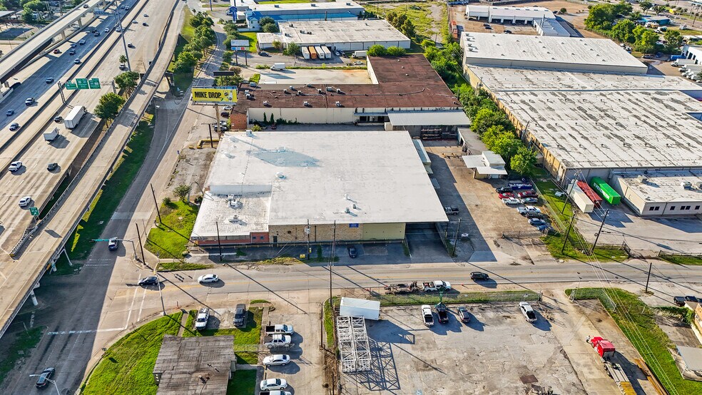 6626 Gulf Fwy, Houston, TX à vendre - Photo de l’immeuble – Image 2 sur 8