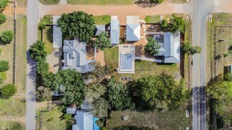 Plus de détails pour 315 Cedar St, New Ulm, TX - Spécialisé à vendre