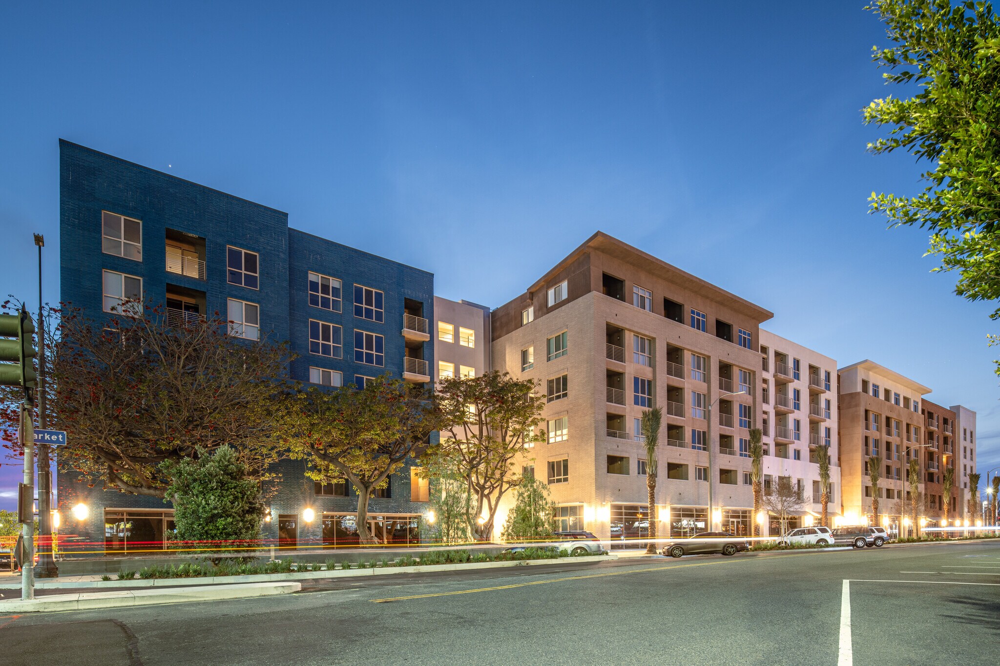 215 E Regent St, Inglewood, CA à louer Photo de l’immeuble– Image 1 sur 5