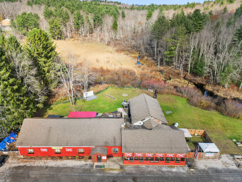 71 Chester Rd, Becket, MA à vendre - Photo principale – Image 1 sur 7