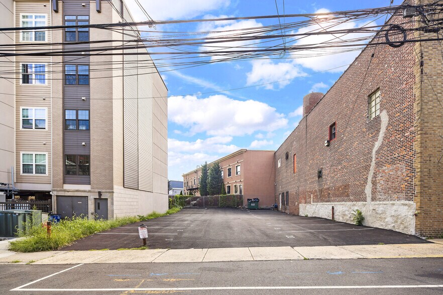5620 John F. Kennedy Blvd W, West New York, NJ à louer - Photo de l’immeuble – Image 3 sur 3