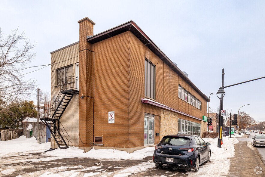 3255 St Bélanger, Montréal, QC à vendre - Photo de l’immeuble – Image 2 sur 2
