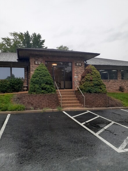 2900 Frank Scott Pky, Belleville, IL à louer - Photo de l’immeuble – Image 1 sur 11