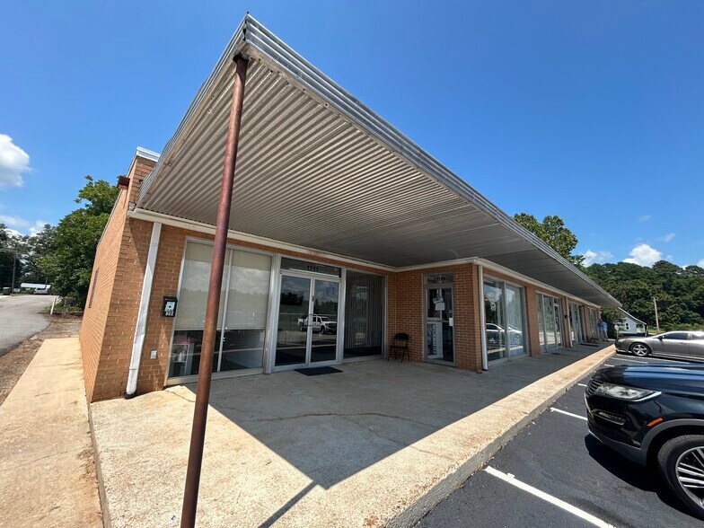 1711 59th St, Valley, AL à vendre - Photo de l’immeuble – Image 3 sur 32