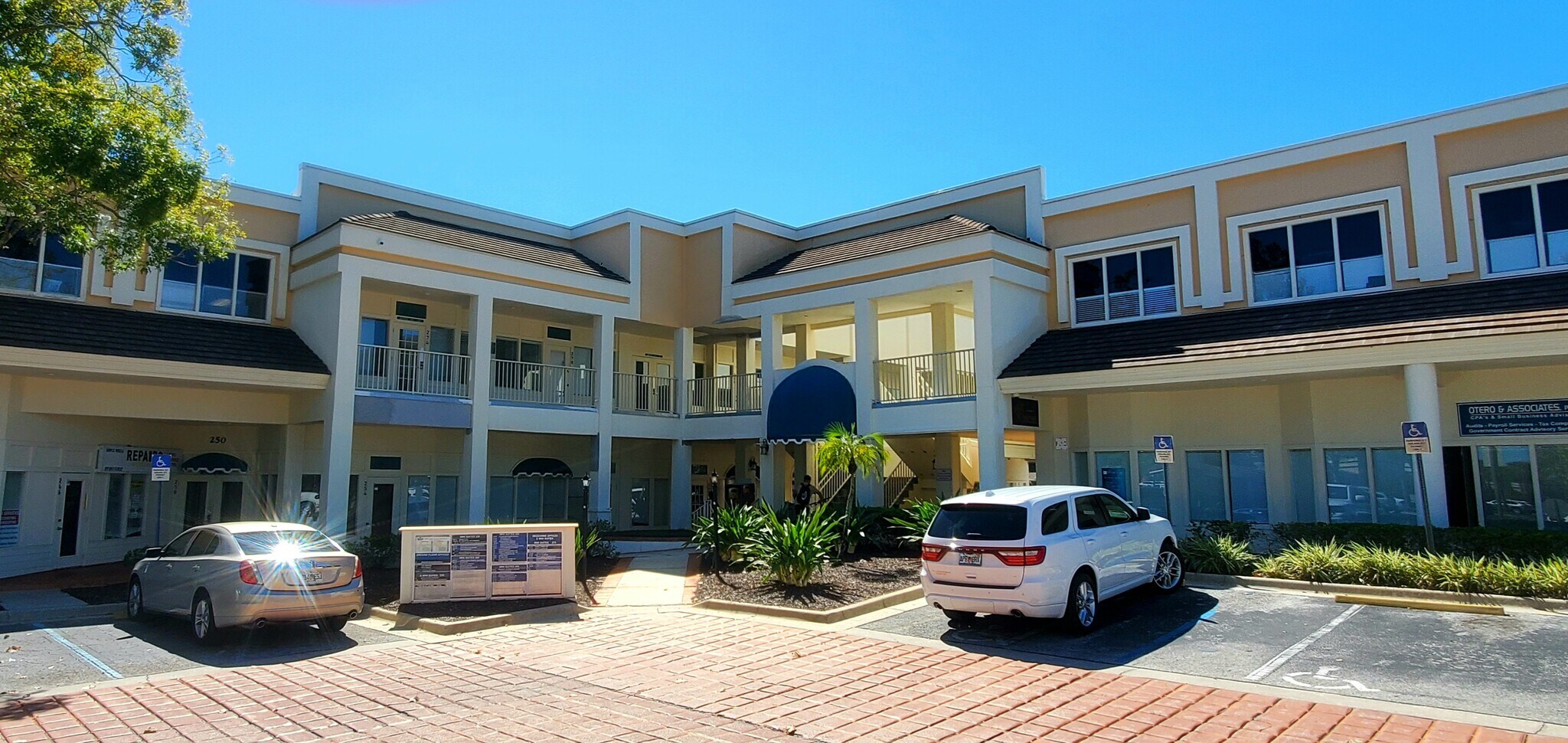 218-384 Wilshire Blvd, Casselberry, FL à louer Photo de l’immeuble– Image 1 sur 27