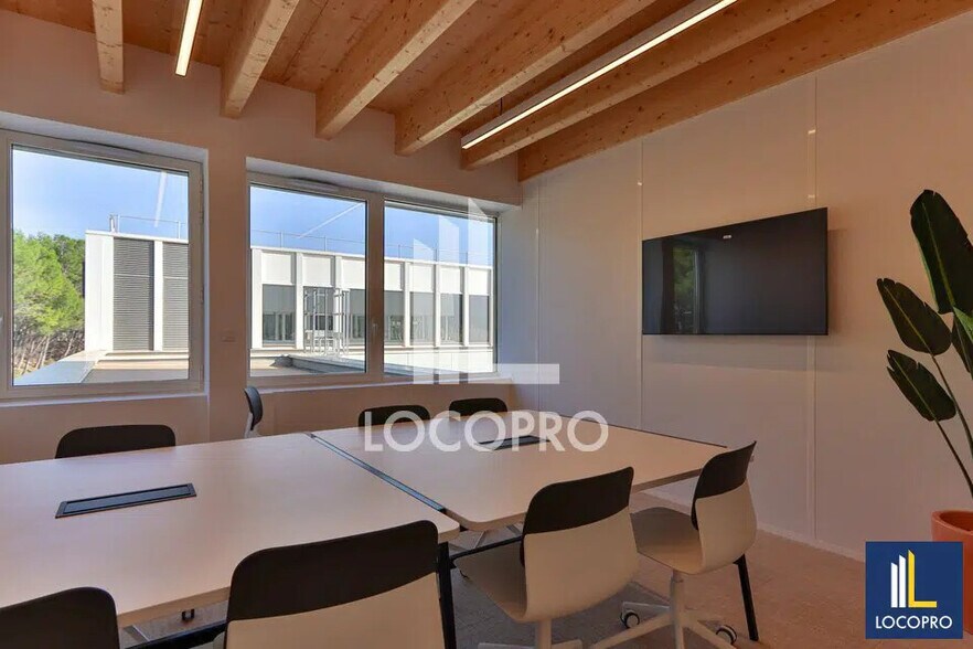 Bureau dans Ventabren à louer - Photo de l’immeuble – Image 3 sur 7