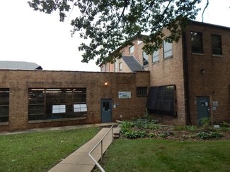 Plus de détails pour 911 N Lake St, Aurora, IL - Industriel/Logistique à louer