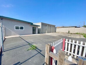 4345 Twain Ave, San Diego, CA à louer Photo de l’immeuble– Image 2 sur 20