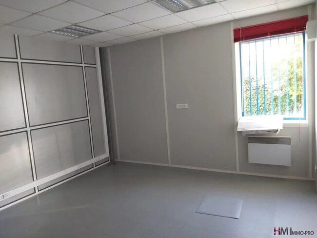 Plus de détails pour Bureau, Local d'activités à louer