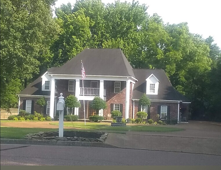 8201 Everwood Cv, Germantown, TN à vendre - Photo de l’immeuble – Image 2 sur 28