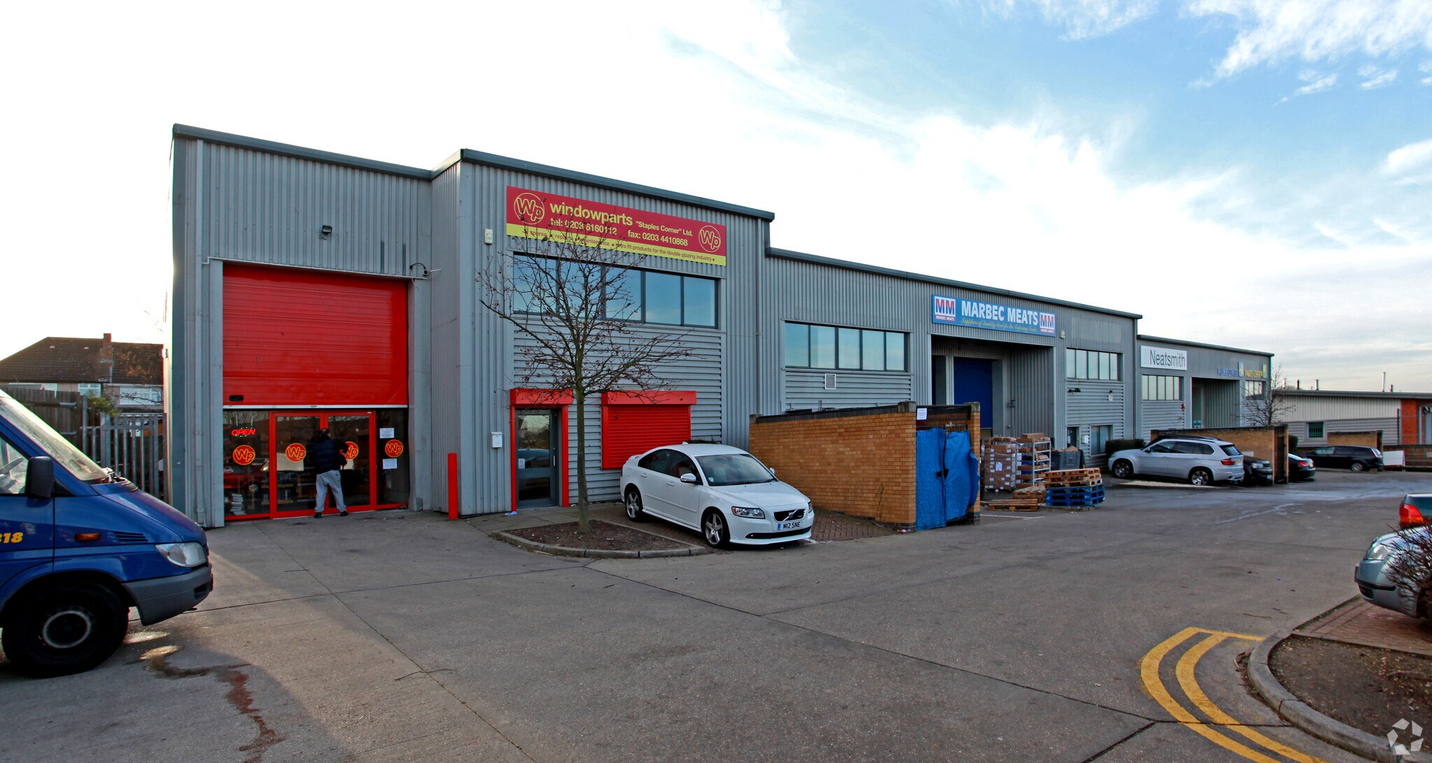 Apsley Way, Londres à louer Photo principale– Image 1 sur 3