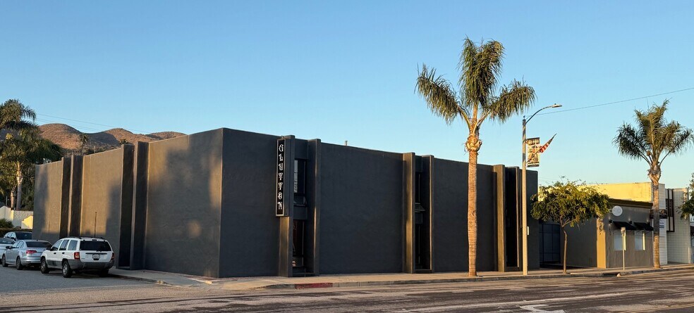 1895 E Main St, Ventura, CA à vendre - Photo de l’immeuble – Image 2 sur 20