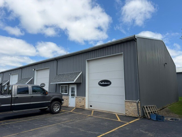 14611 W Edison Dr, New Lenox, IL à louer - Photo de l’immeuble – Image 2 sur 18