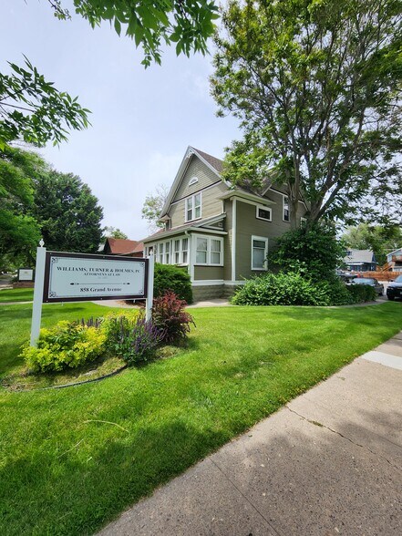 858 Grand Ave, Grand Junction, CO à louer - Photo de l’immeuble – Image 2 sur 4