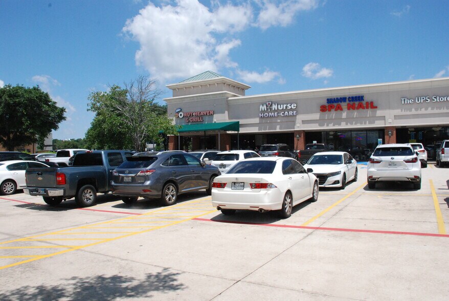 11601 Shadow Creek Pky, Pearland, TX à louer - Photo de l’immeuble – Image 2 sur 8