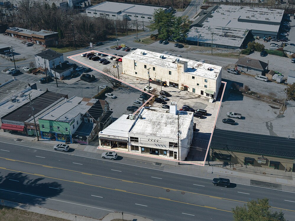 Flex/Service/Retail Property portefeuille de 3 biens à vendre sur LoopNet.fr Photo principale– Image 1 sur 10