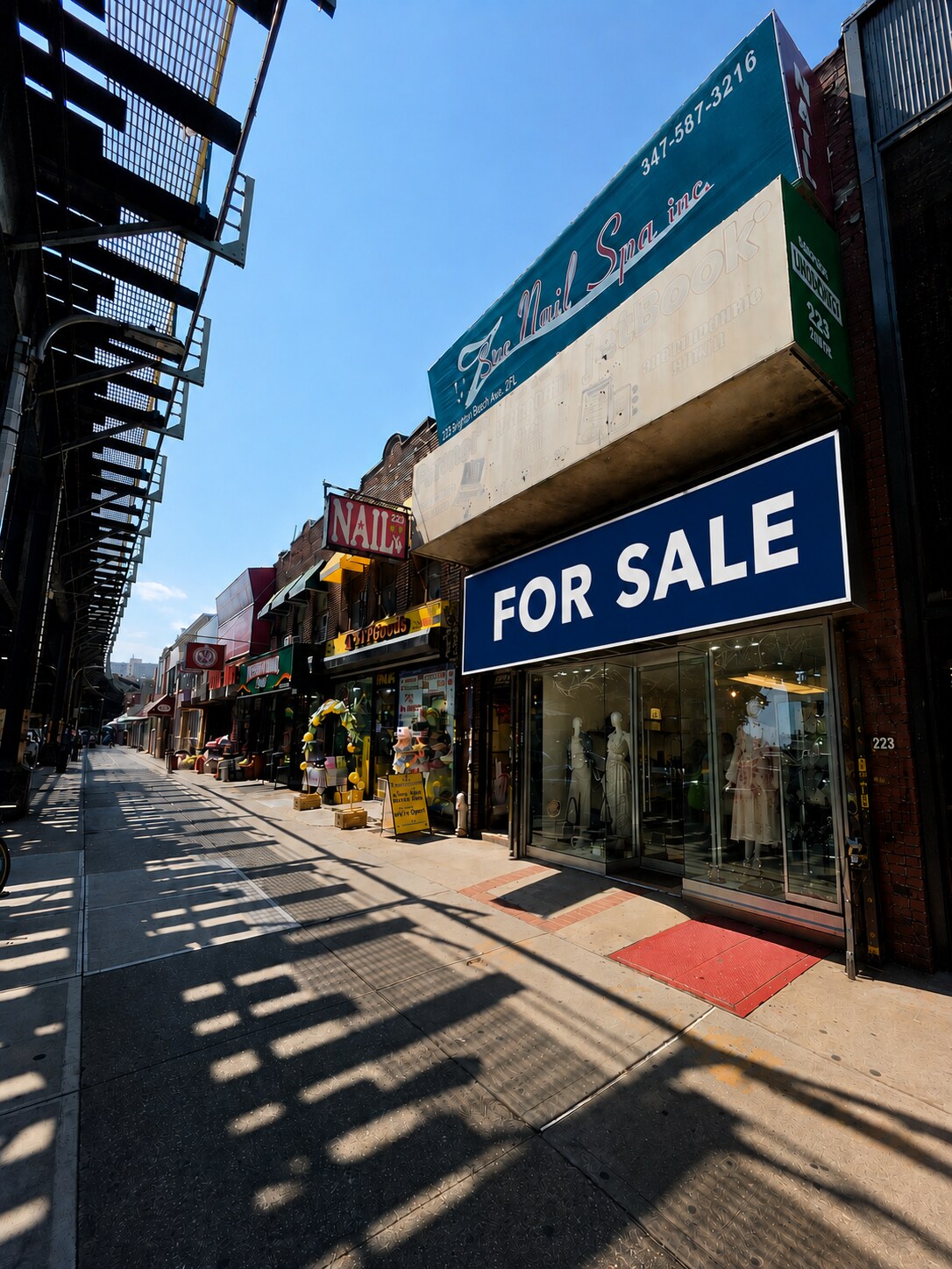 223 Brighton Beach Ave, Brooklyn, NY à vendre Photo de l’immeuble– Image 1 sur 6