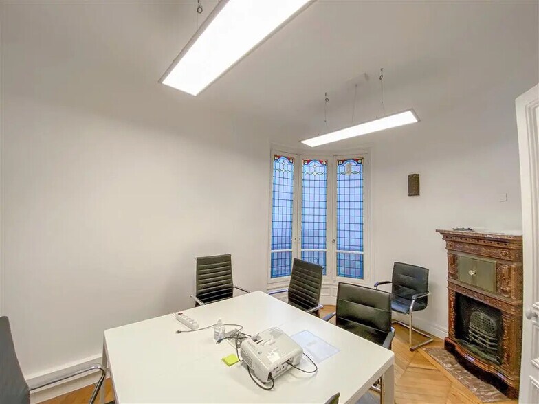 Bureau dans Paris à louer - Photo de l’immeuble – Image 2 sur 9