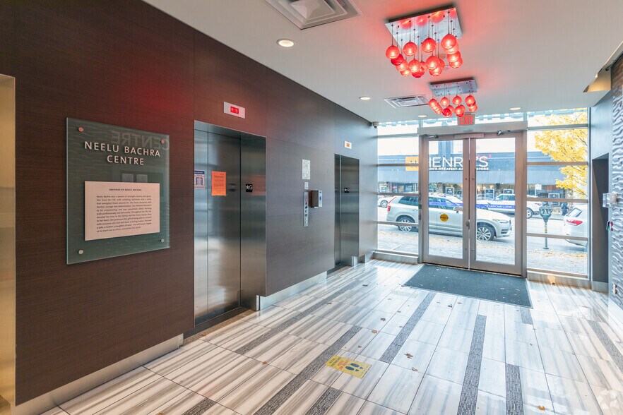 550 W Broadway, Vancouver, BC à vendre - Hall d’entrée – Image 3 sur 13