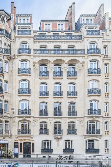 105 Rue Jouffroy D'Abbans, Paris à louer - Photo de l’immeuble – Image 3 sur 4
