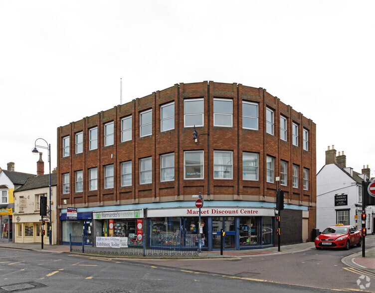 4 High St, St. Neots à louer - Photo principale – Image 1 sur 3