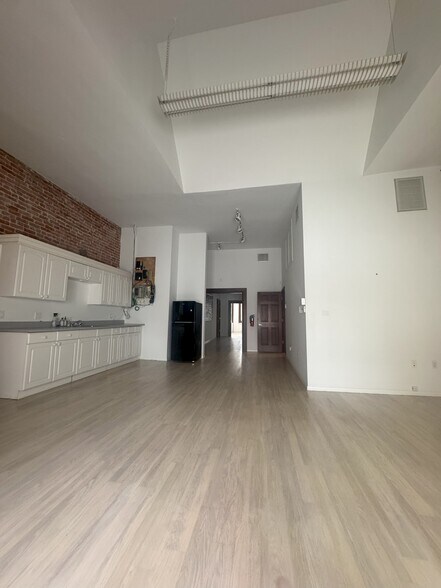 49-51 E Colorado Blvd, Pasadena, CA à louer - Photo intérieure – Image 3 sur 6