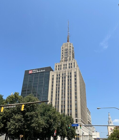 14 Lafayette Sq, Buffalo, NY à vendre - Photo de l’immeuble – Image 1 sur 17