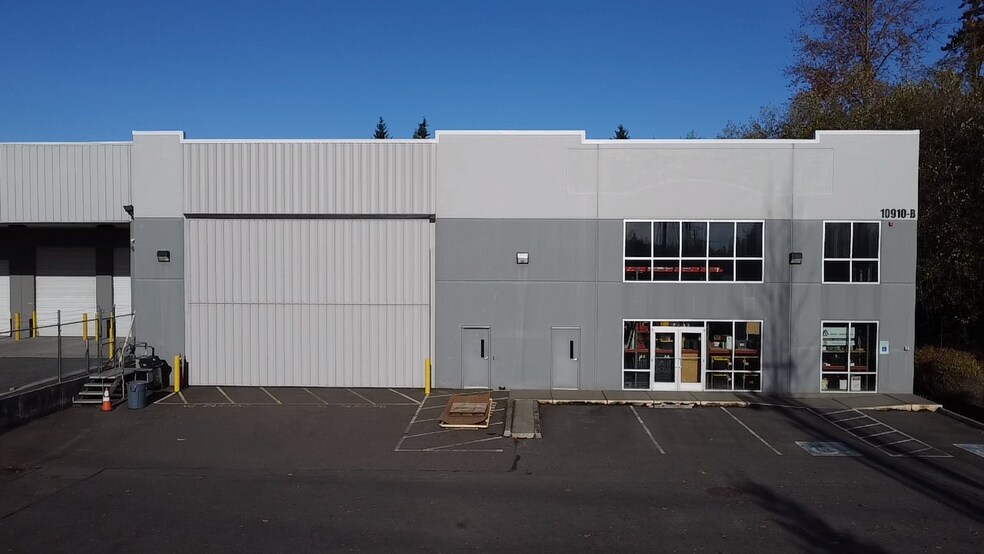 10910 Holly Dr, Everett, WA à louer - Photo de l’immeuble – Image 3 sur 6