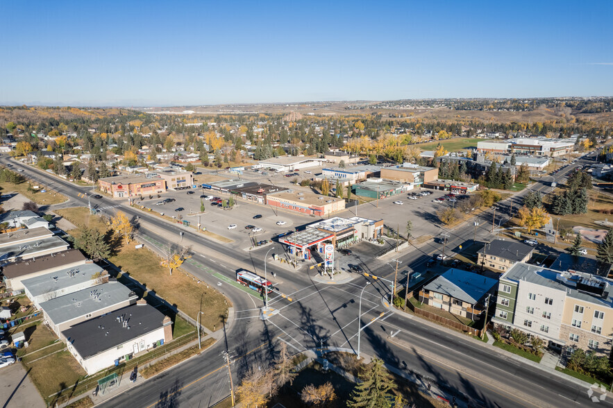 68-7930 Bowness Rd NW, Calgary, AB à louer - Aérien – Image 3 sur 5