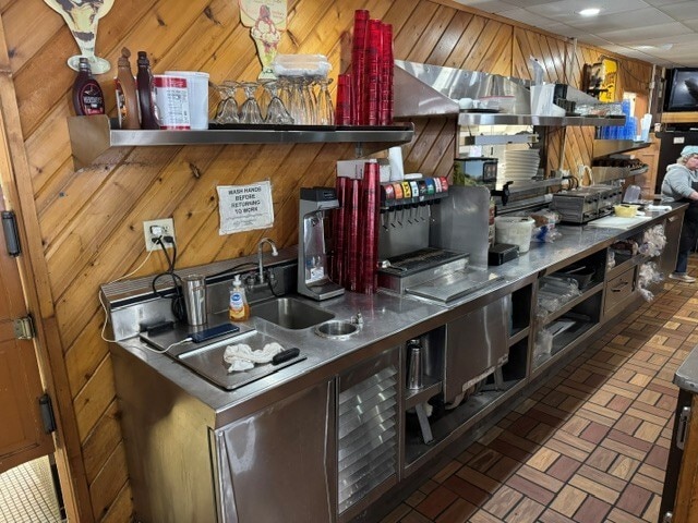 244 N Pioneer Park Rd, Westfield, WI à louer - Photo intérieure – Image 3 sur 24