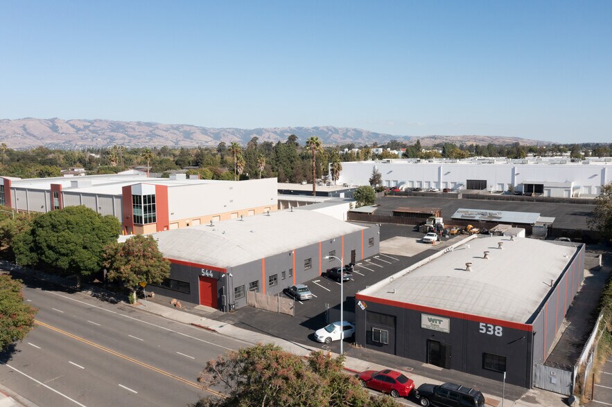 544 Phelan Ave, San Jose, CA à louer - Photo de l’immeuble – Image 1 sur 4