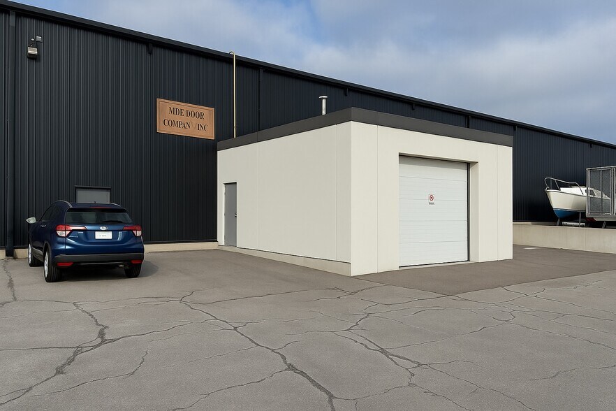 4256 Carroll Ave, Niagara Falls, ON à louer - Photo de l’immeuble – Image 2 sur 5
