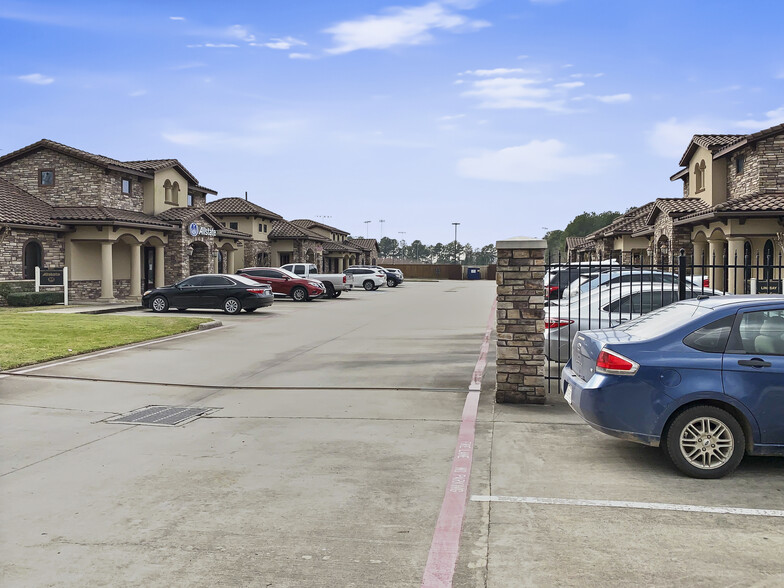 22325 Gosling Rd, Spring, TX à louer - Photo de l’immeuble – Image 3 sur 5