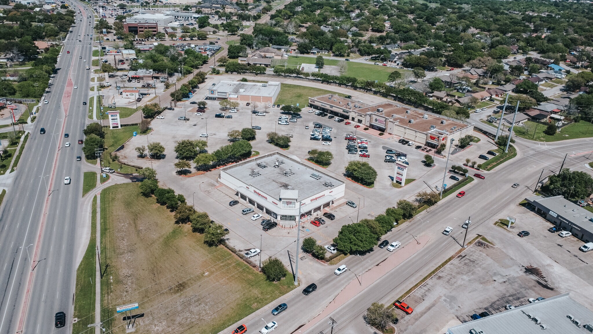 5206 N Navarro St, Victoria, TX à louer Photo principale– Image 1 sur 3