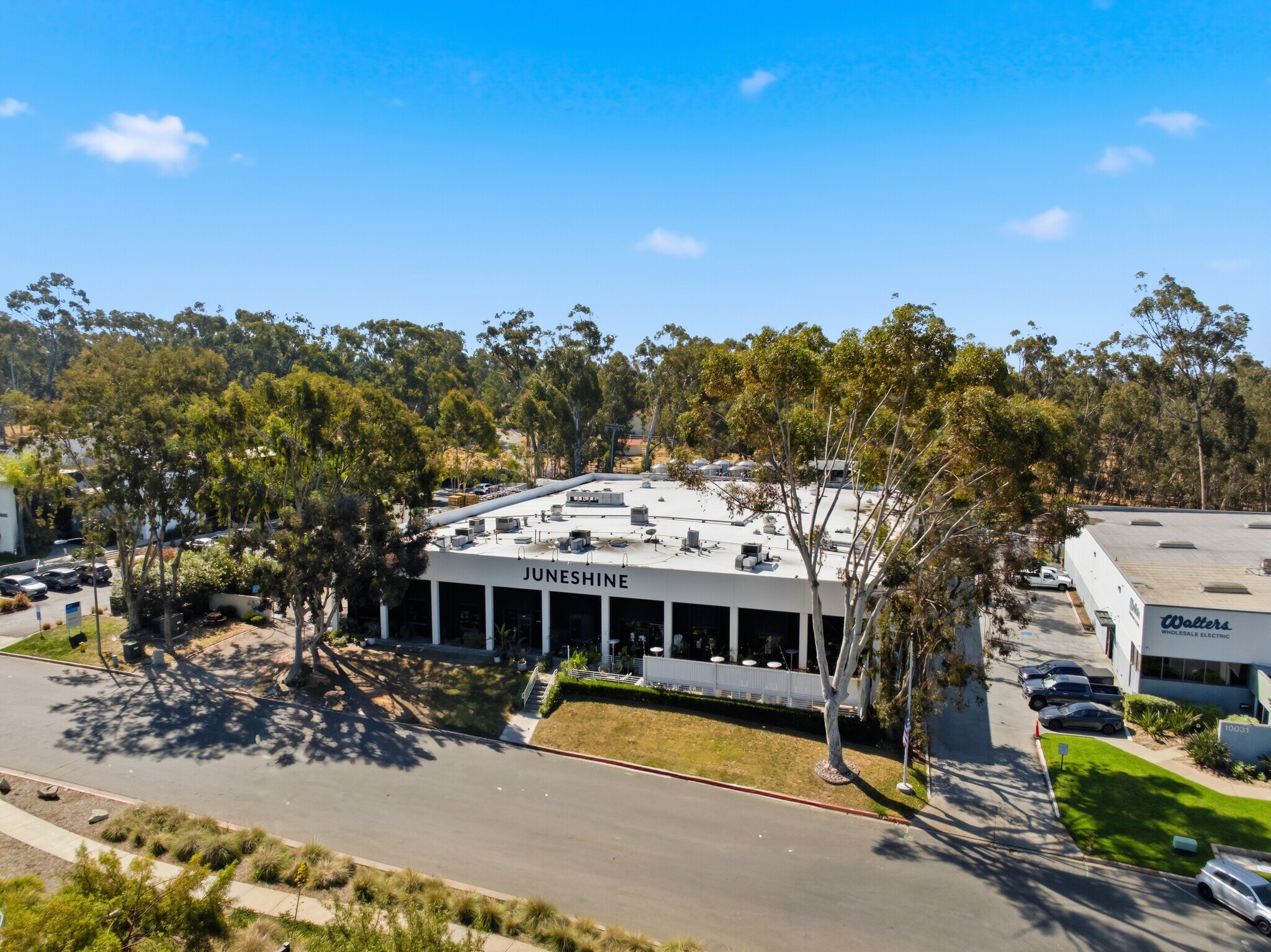 10051 Old Grove Rd, San Diego, CA à louer Photo de l’immeuble– Image 1 sur 3