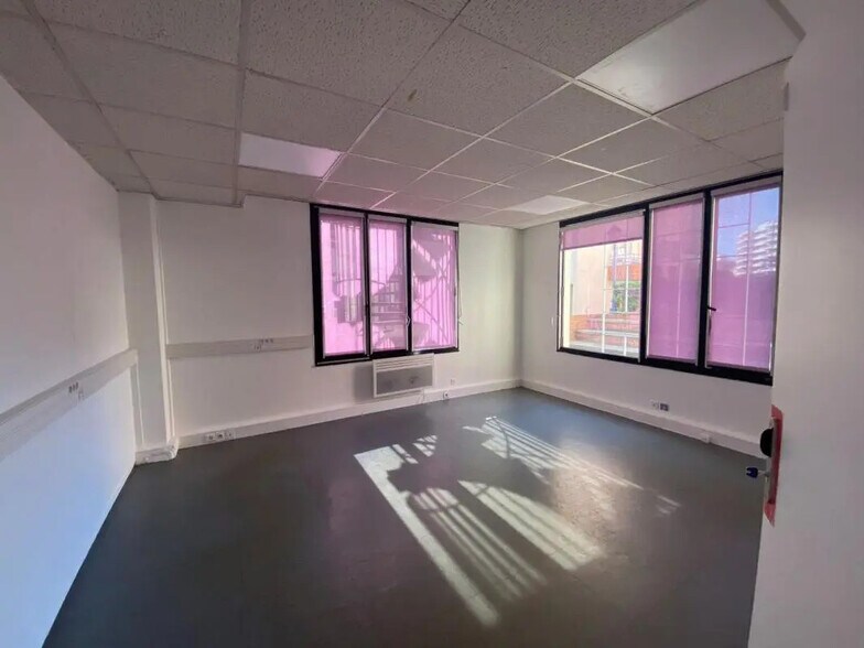 Bureau dans Le Kremlin-Bicêtre à vendre - Photo de l’immeuble – Image 1 sur 8