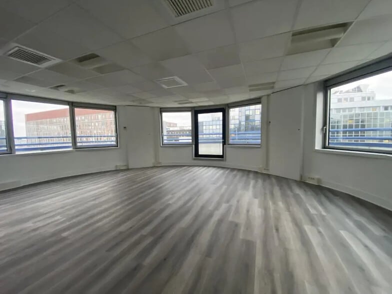 12 Rue Du Centre, Noisy-le-Grand à louer - Photo de l’immeuble – Image 1 sur 17