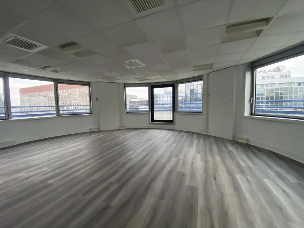 12 Rue Du Centre, Noisy-le-Grand à louer Photo de l’immeuble– Image 1 sur 18