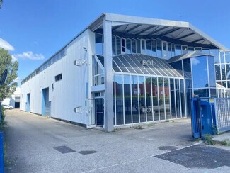 Plus de détails pour Local d'activités à louer