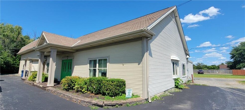 6945 Lincoln Ave, Lockport, NY à louer - Photo de l’immeuble – Image 2 sur 17