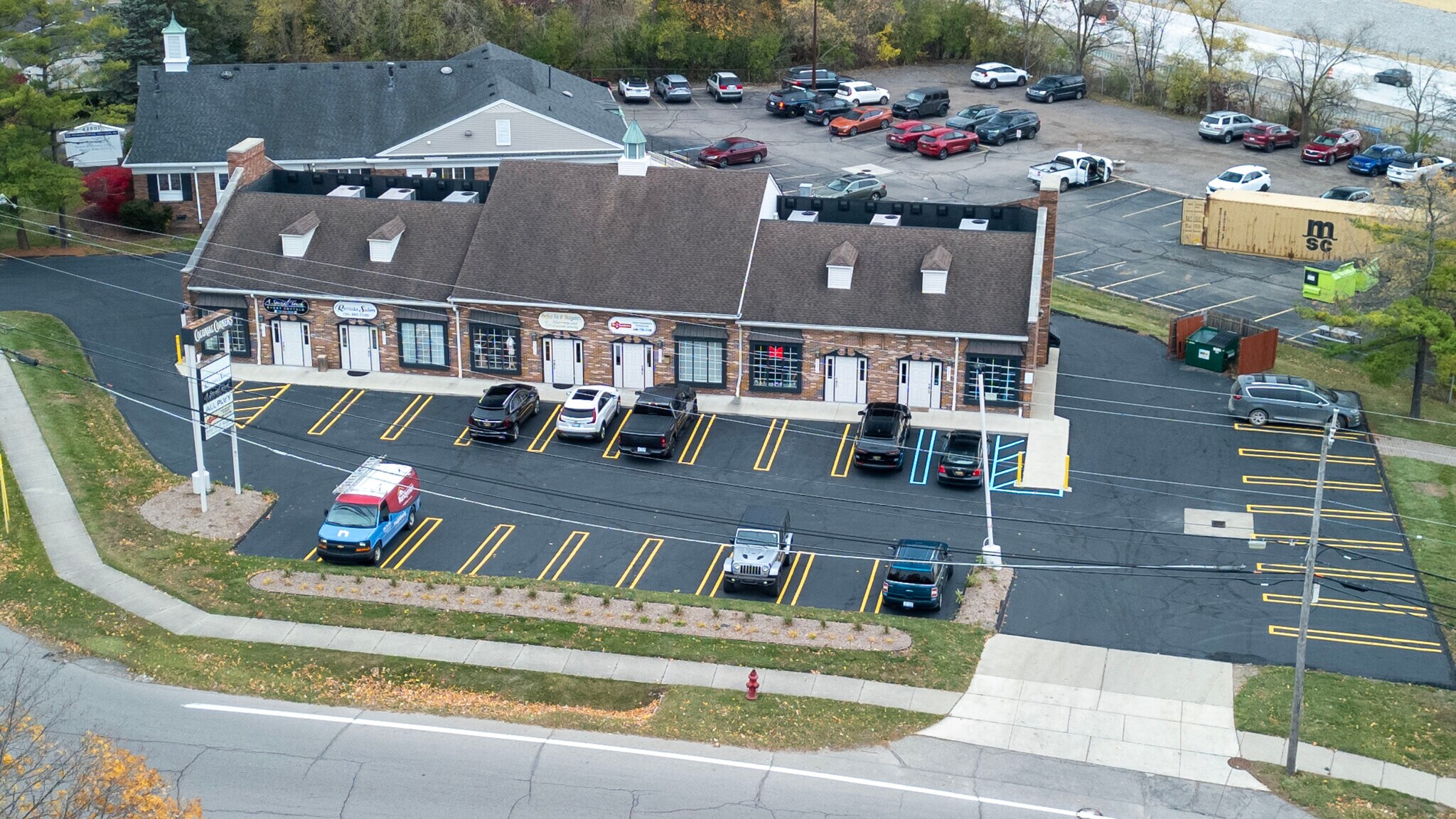 42815-42865 5 Mile Rd, Plymouth, MI à vendre Photo de l’immeuble– Image 1 sur 47