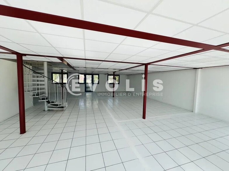 114-120 Avenue D'Alfortville, Choisy-le-Roi à louer - Photo de l’immeuble – Image 2 sur 9