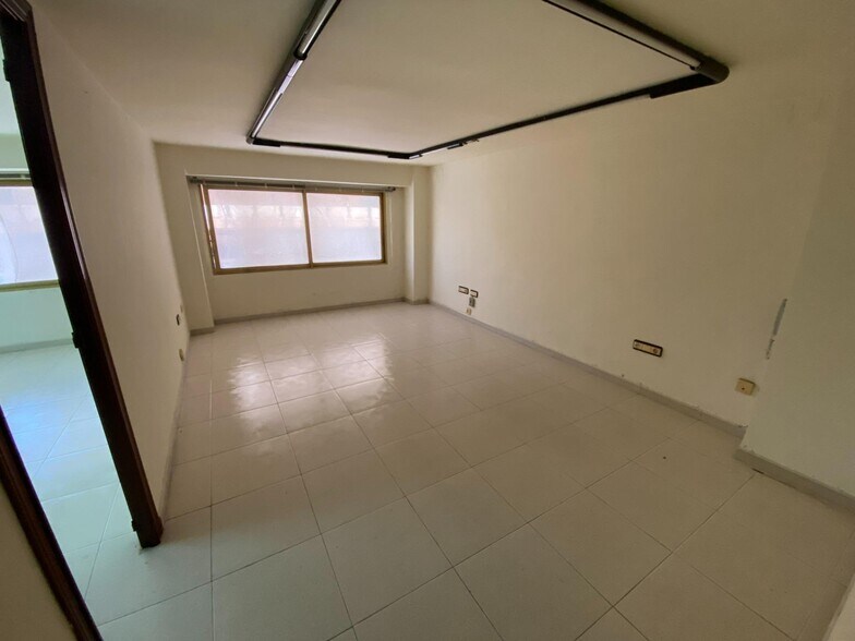 Bureau dans Alzira, Valencia à vendre - Photo de l’immeuble – Image 2 sur 25