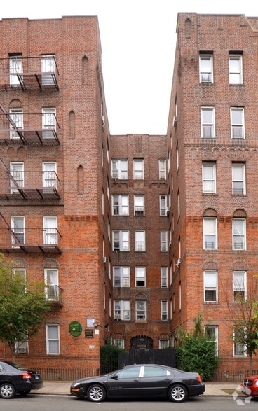 1117 Manor Ave, Bronx, NY à vendre - Photo de l’immeuble – Image 2 sur 2