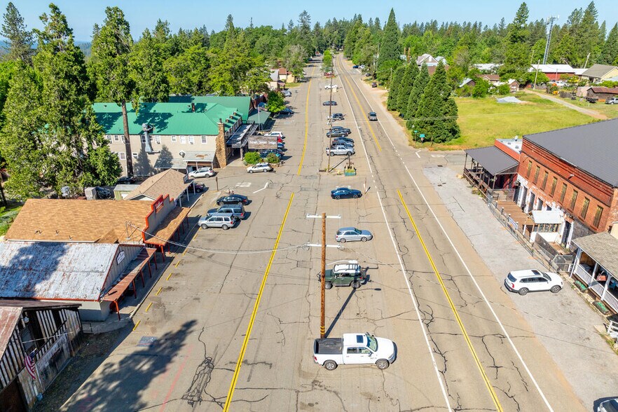 24620 Main St, Foresthill, CA à vendre - Photo de l’immeuble – Image 2 sur 33