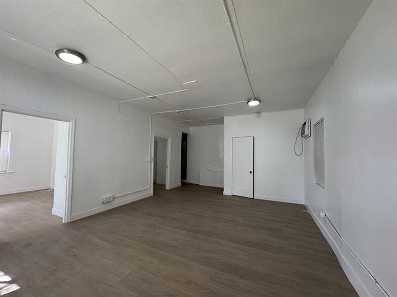 1417 W 11th St, Los Angeles, CA à louer - Photo intérieure – Image 3 sur 10