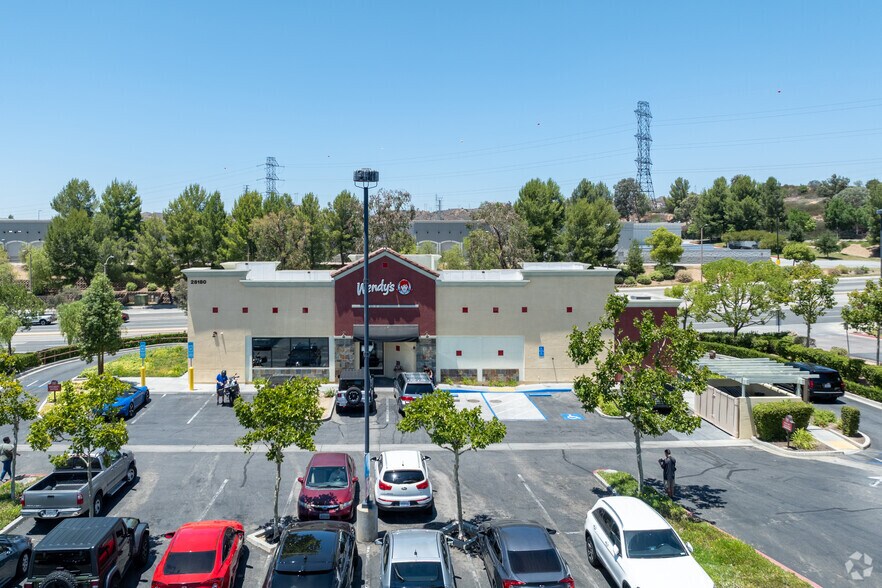 28180 Newhall Ranch Rd, Valencia, CA à vendre - Photo de l’immeuble – Image 3 sur 5