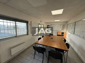 Local d'activités dans Genas à vendre Photo intérieure– Image 1 sur 3
